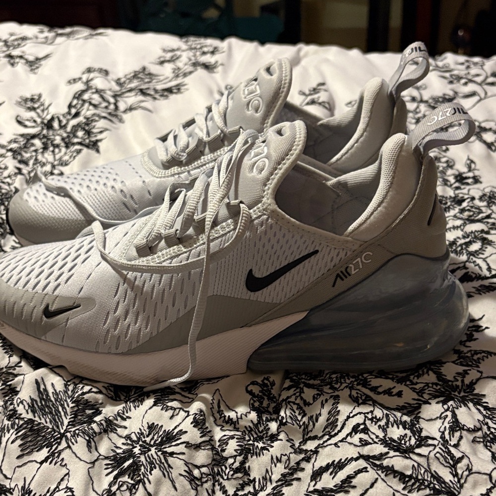 Nike Air Max 270 Light Gray Sneakers